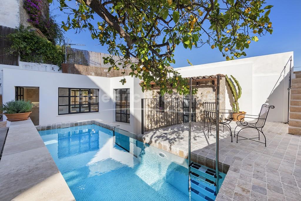 Immaculately restored town house for sale in Pollensa, Mallorca