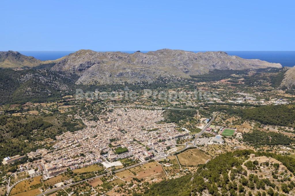 Generous country plot with project for sale in Pollensa, Mallorca  