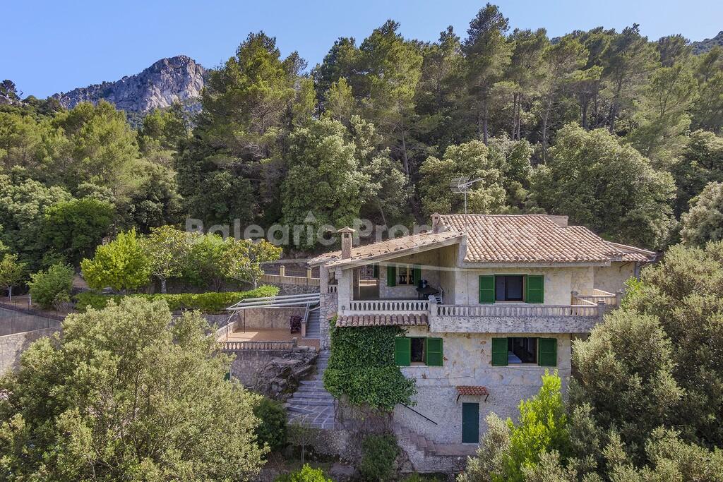 Impressive villa with views of the Serra de Tramuntana for sale in Lluc, Mallorca