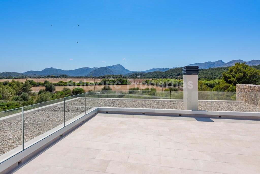 Moderne Luxusvilla kaufen in Strandnähe in Puerto Pollensa, Mallorca