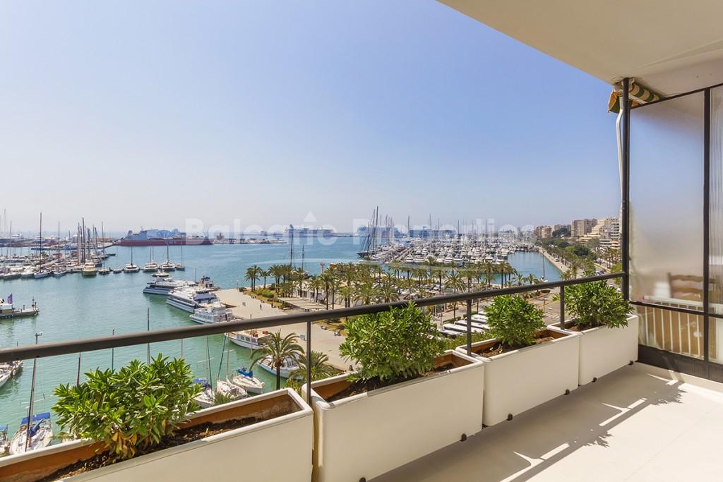 Frontline apartment for sale with views of the marina in Palma, Mallorca
