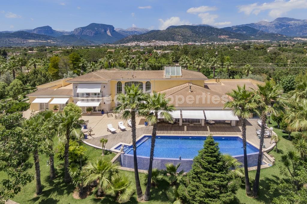 Magnificent country house with 2 pools and spa for sale near Binissalem, Mallorca