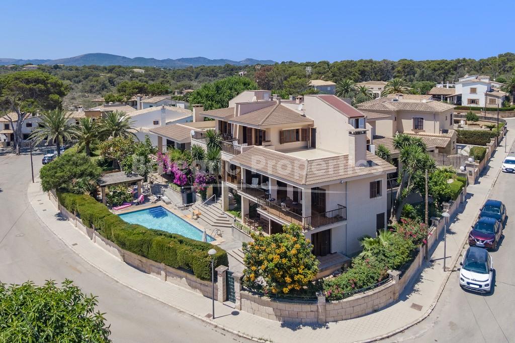 Preciosa villa con piscina y vistas al mar en alquiler en Porto Cristo, Mallorca