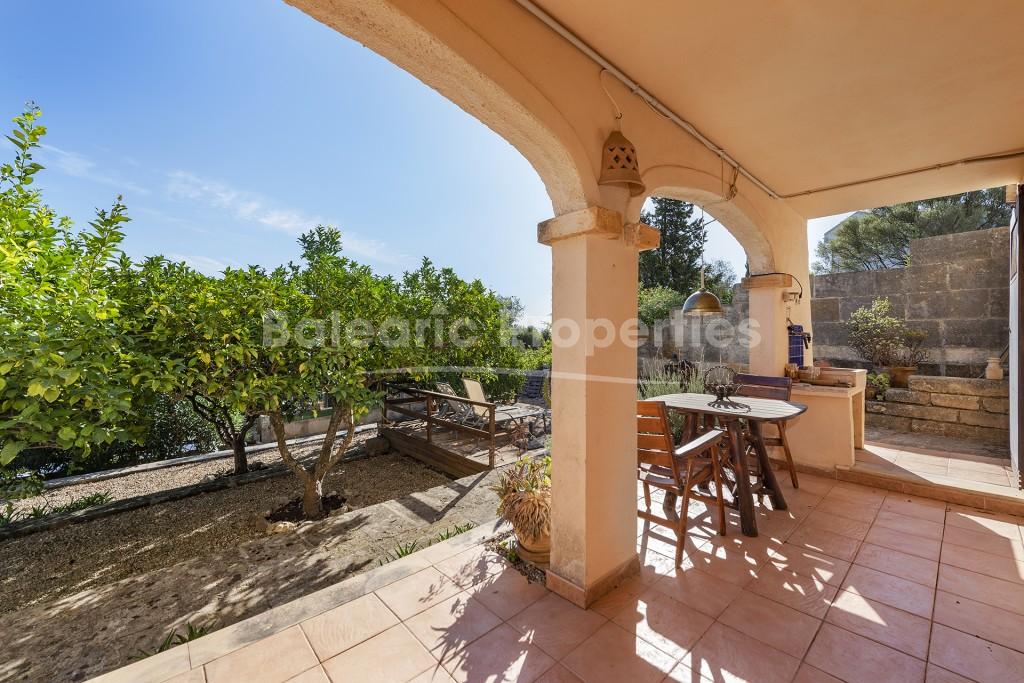 Casa de campo rústica con apartamento independiente en venta en Buger, Mallorca