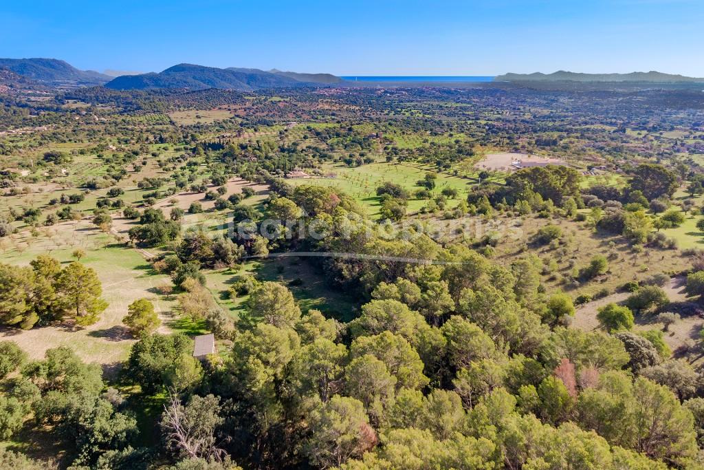 Country plot for sale ideal for building a family home in Moscari, Mallorca