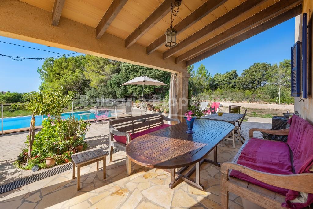 Rustic country finca with guest accommodation and pool for sale in Felanitx, Mallorca