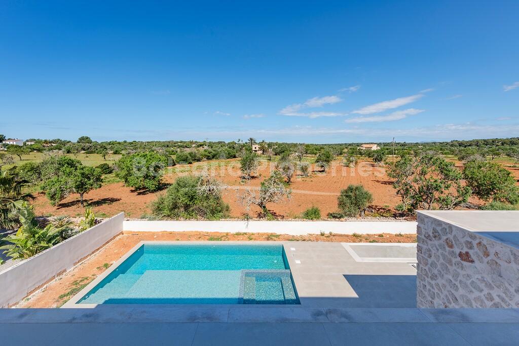 Moderne Luxusvilla mit Pool in ruhiger Lage bei Sa Rapita, Mallorca zu verkaufen