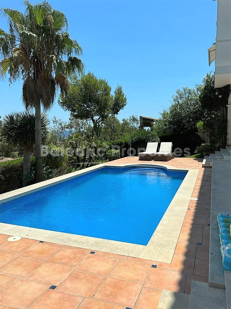 Villa mediterránea con 2 piscinas en venta en Costa d'en Blanes, Mallorca