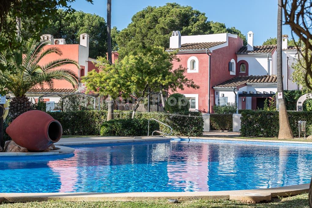 Villa independiente de golf con piscina privada en venta en Santa Ponsa, Mallorca