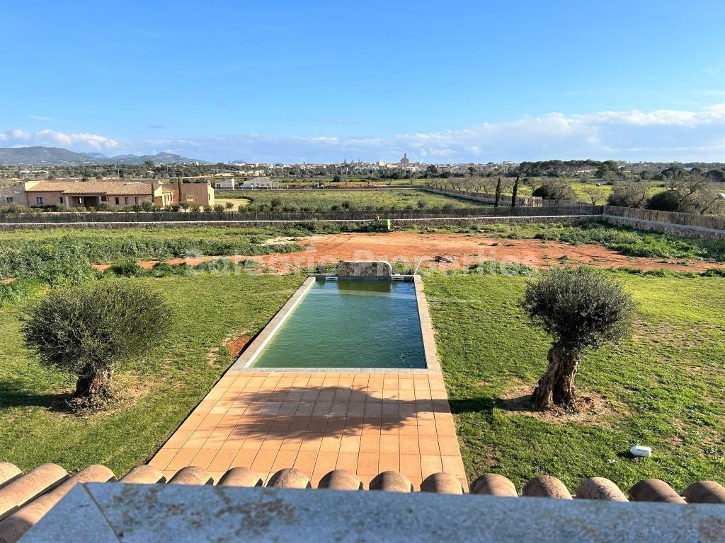 Nueva finca de lujo con vistas panorámicas en el campo de Santanyí, Mallorca