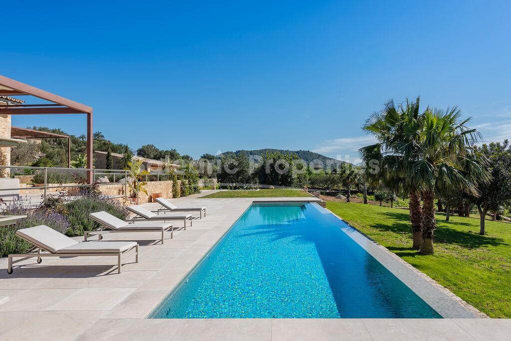 Contemporary finca with pool and panoramic mountain views for sale in Alaró, Mallorca