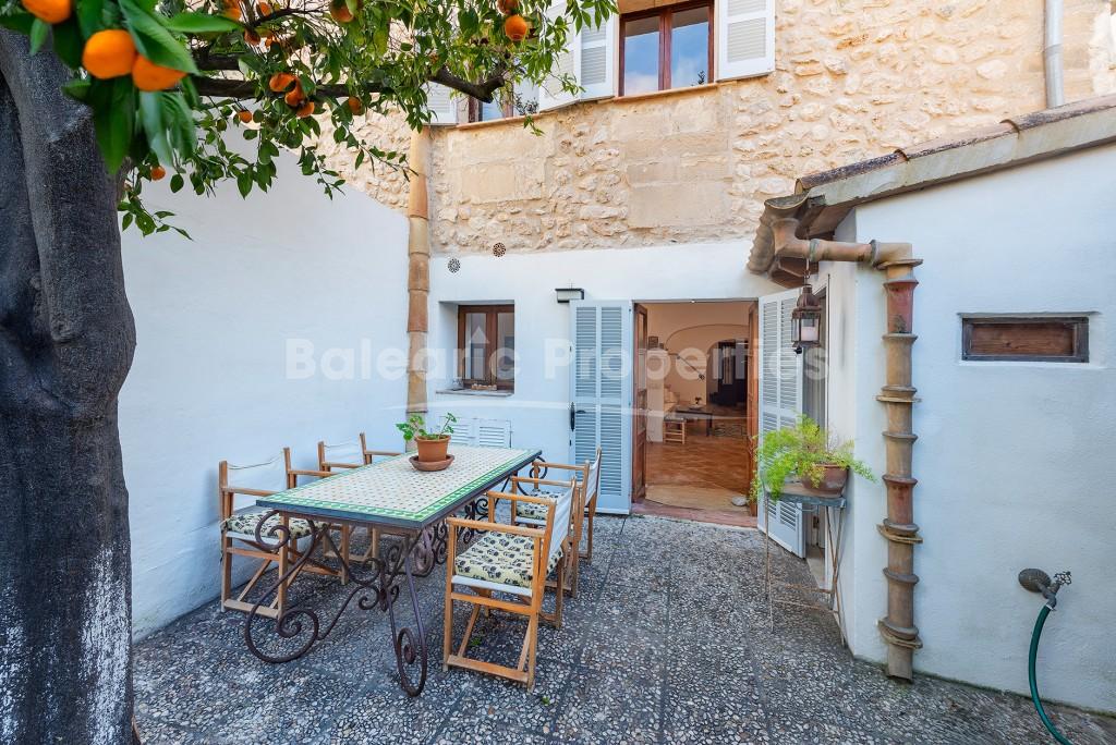 Beautiful town house with garden for sale in the historic centre of Pollensa, Mallorca
