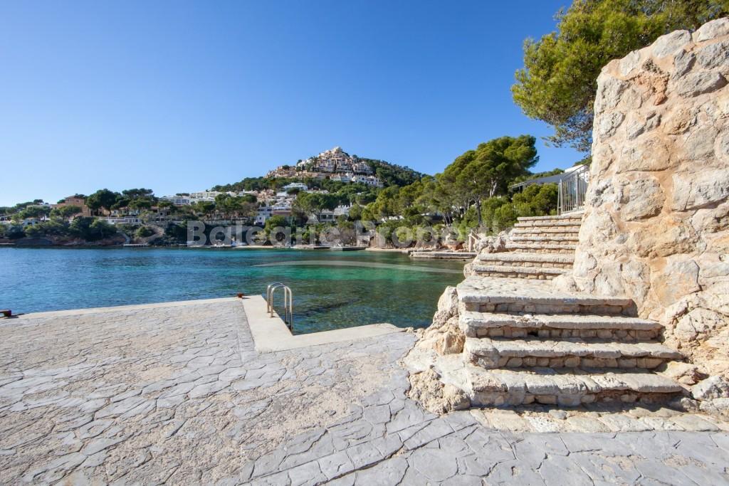 Exclusive villa with private mooring for sale in Puerto Andratx, Mallorca