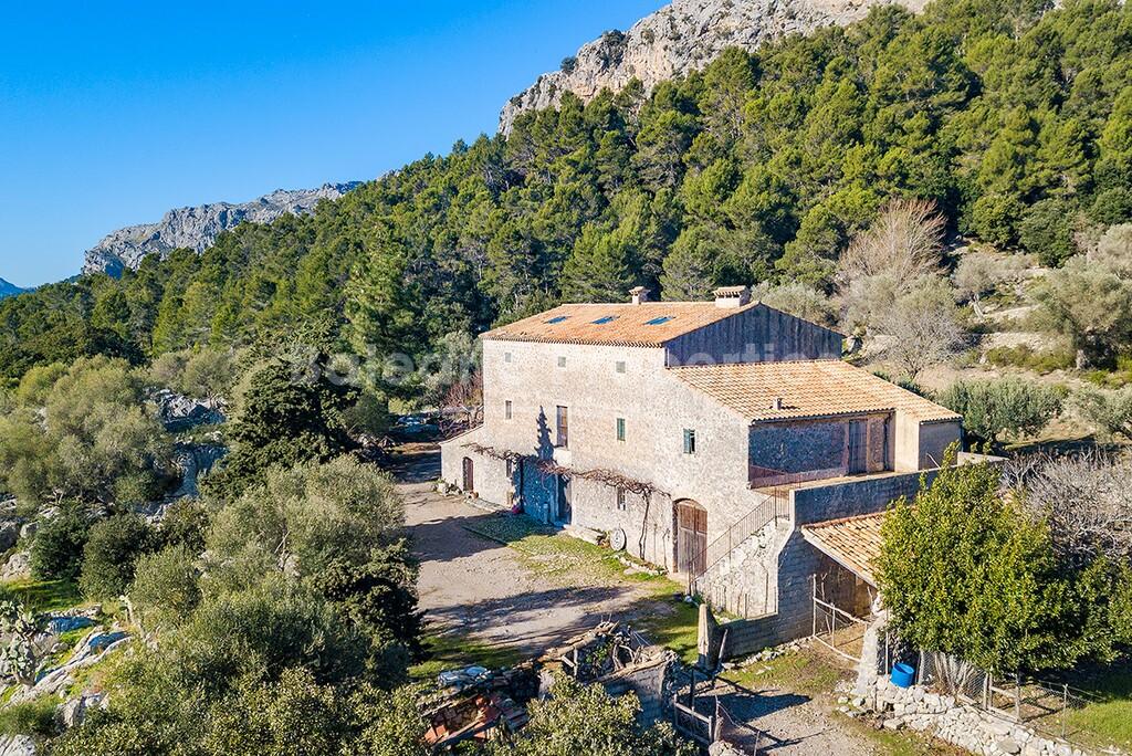 Historic finca for sale on a huge private plot near Pollensa in Escorca, Mallorca