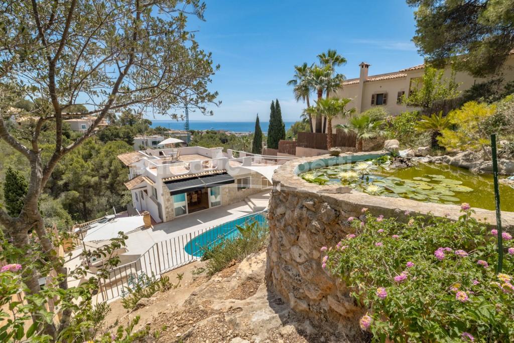 Traditional villa for sale with panoramic sea views in Costa d´en Blanes, Mallorca