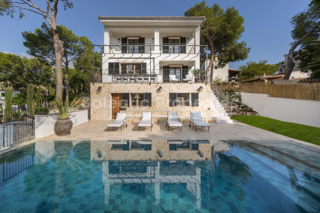 Maravilloso chalet con piscina climatizada en venta en Bendinat, Mallorca