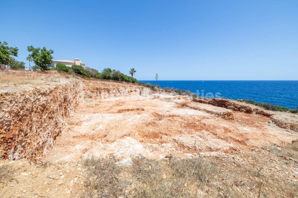 Stunning front line plot for sale with building permit in Cala Murada, Mallorca