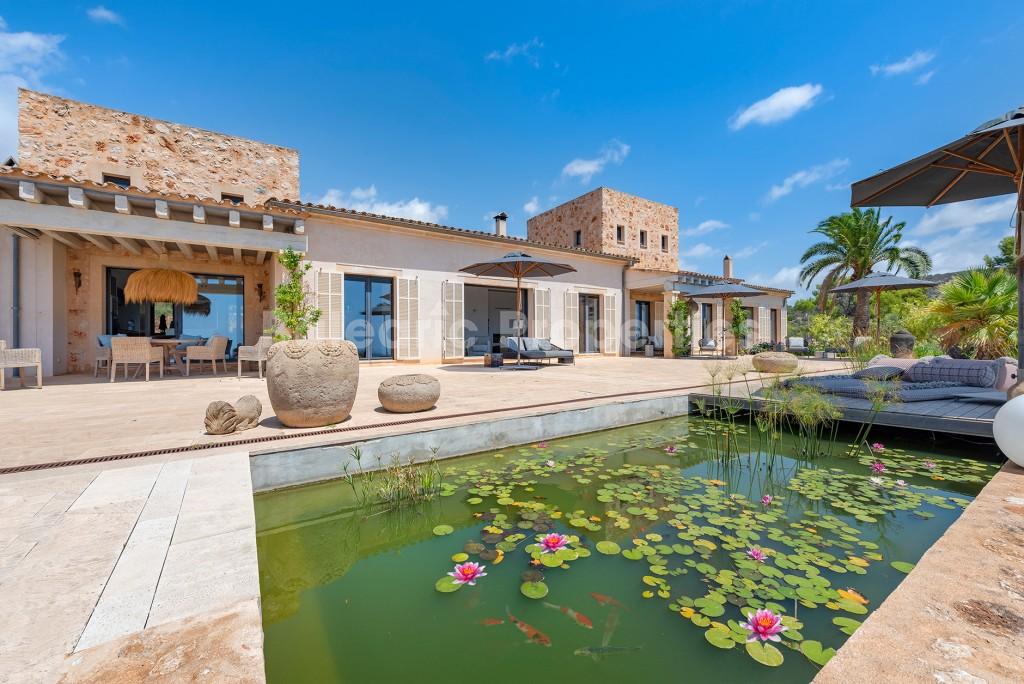 Luxury country villa with sea views for sale near Santanyí, Mallorca