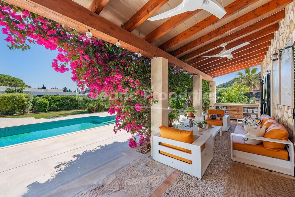 Villa reformada con piscina climatizada en venta cerca de Pollensa, norte de Mallorca