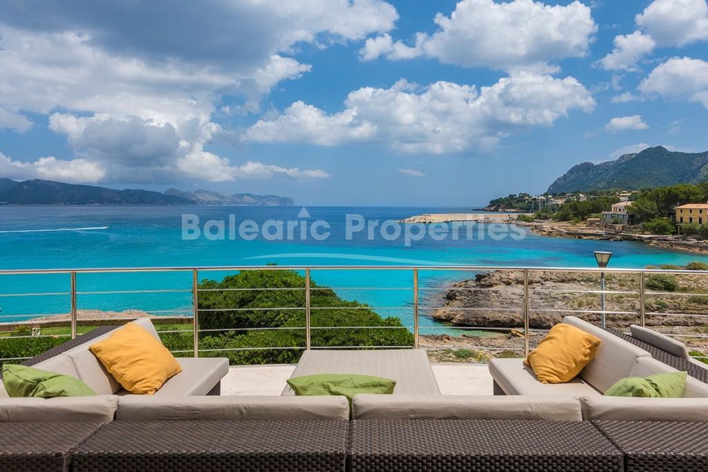 Incredible seafront villa for sale in the picturesque north of Mallorca with beach access