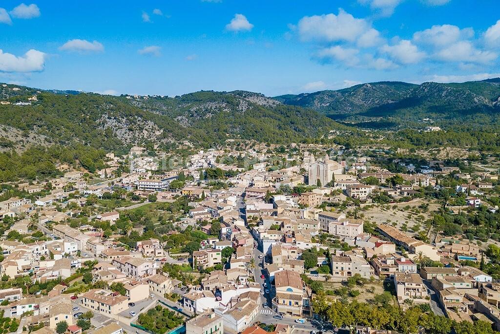 Sensational plot with building license with sea and golf views for sale in Bendinat, Mallorca