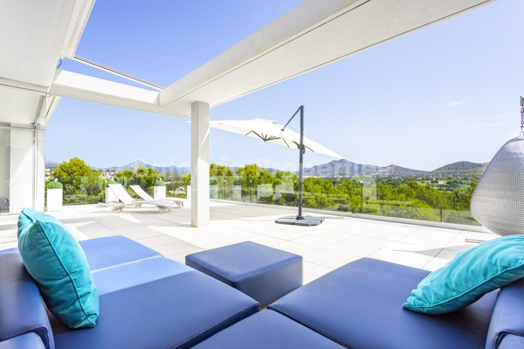 Modern penthouse with panoramic views for sale in Santa Ponsa, Mallorca
