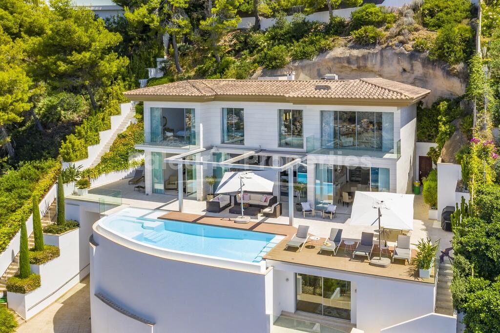Immaculate villa with panoramic sea views for sale in Puerto Andratx, Mallorca