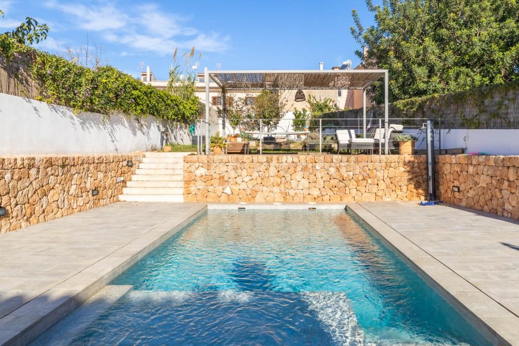Beautifully renovated village house with pool for sale in Pòrtol, Mallorca