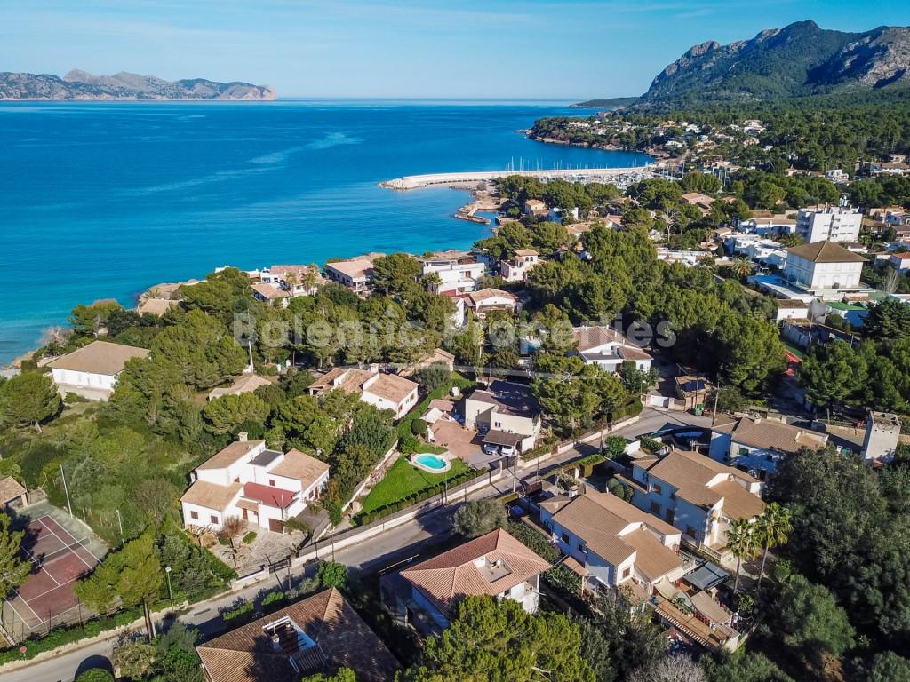 Perfectly located villa with great sea views for sale in Mal Pas, Alcúdia, Mallorca
