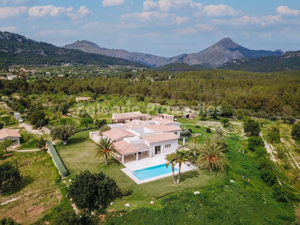 State-of-the-art finca with panoramic views for sale in Calviá, Mallorca