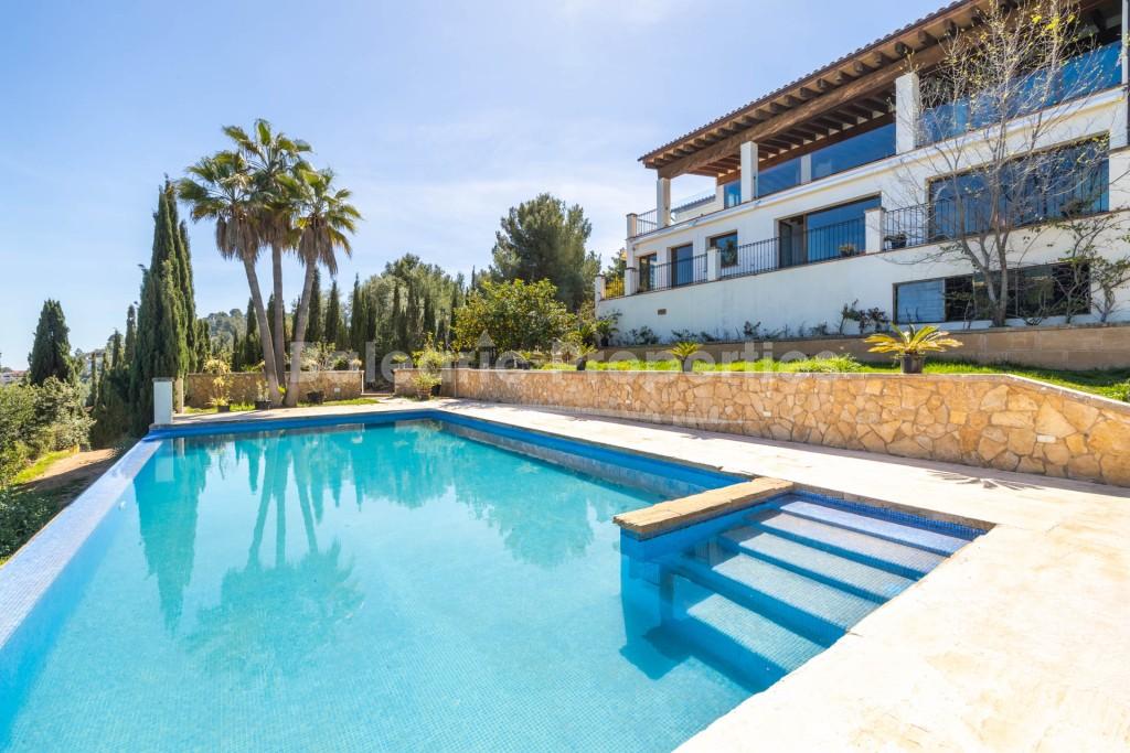 Exclusiva villa con vistas panorámicas en venta en Esporles, Mallorca