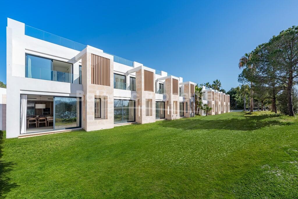 Nueva promoción de casas en venta cerca de la playa en Puerto Alcudia, Mallorca