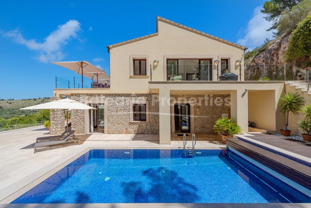 Outstanding villa with panoramic views for sale in Canyamel, Mallorca