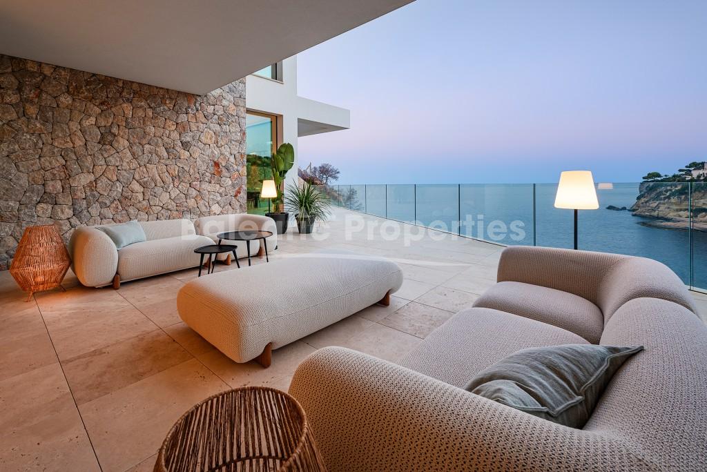 Spectacular frontline villa for sale in Sol de Mallorca