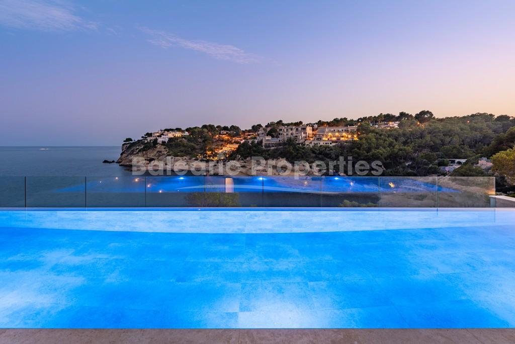 Spectacular frontline villa for sale in Sol de Mallorca