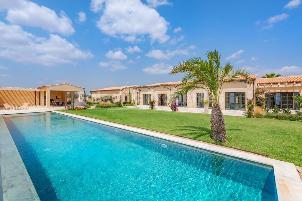 Stunning new finca with vineyard for sale in Campos, near Es Trenc, Mallorca