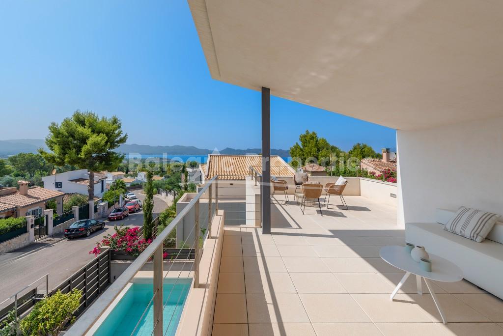 Moderna villa con vistas al mar en venta en Bonaire, Alcudia, norte de Mallorca