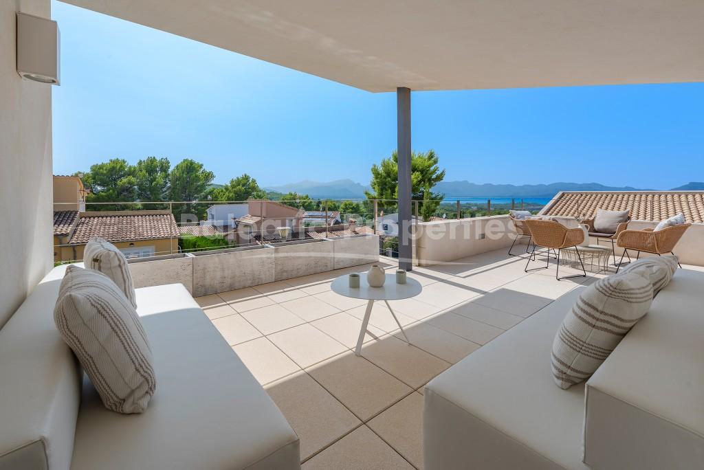 Villa familiar con vistas al mar en venta en Bonaire, Alcúdia, norte de Mallorca