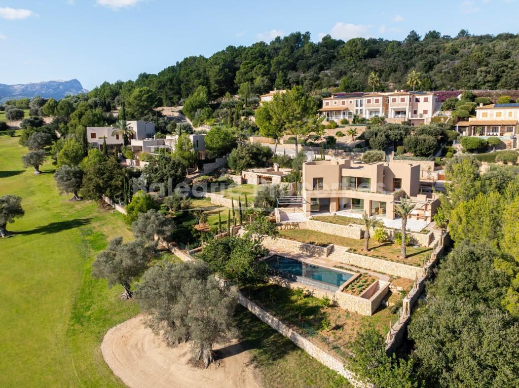 New modern villa with private pool for sale next to the golf course in Pollensa, Mallorca