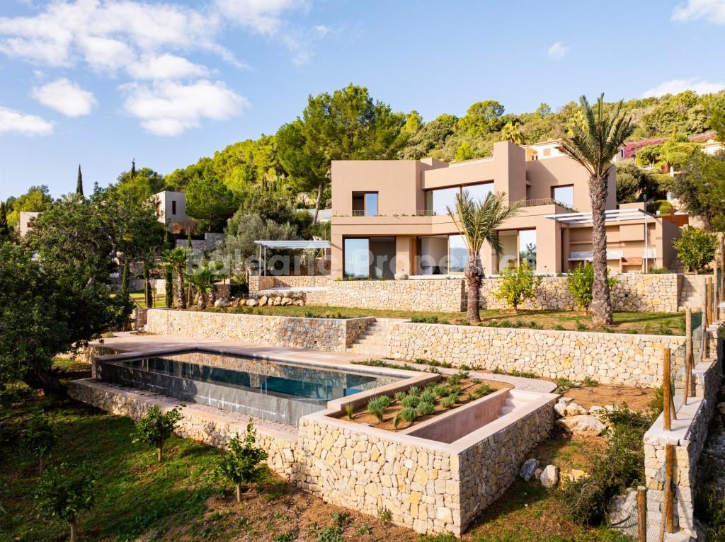 New modern villa with private pool for sale next to the golf course in Pollensa, Mallorca