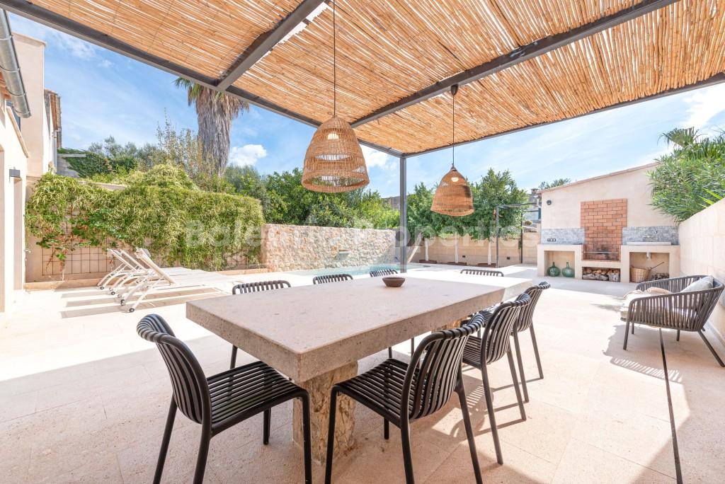 Elegante casa de pueblo modernizada en venta en las afueras de Campanet, Mallorca