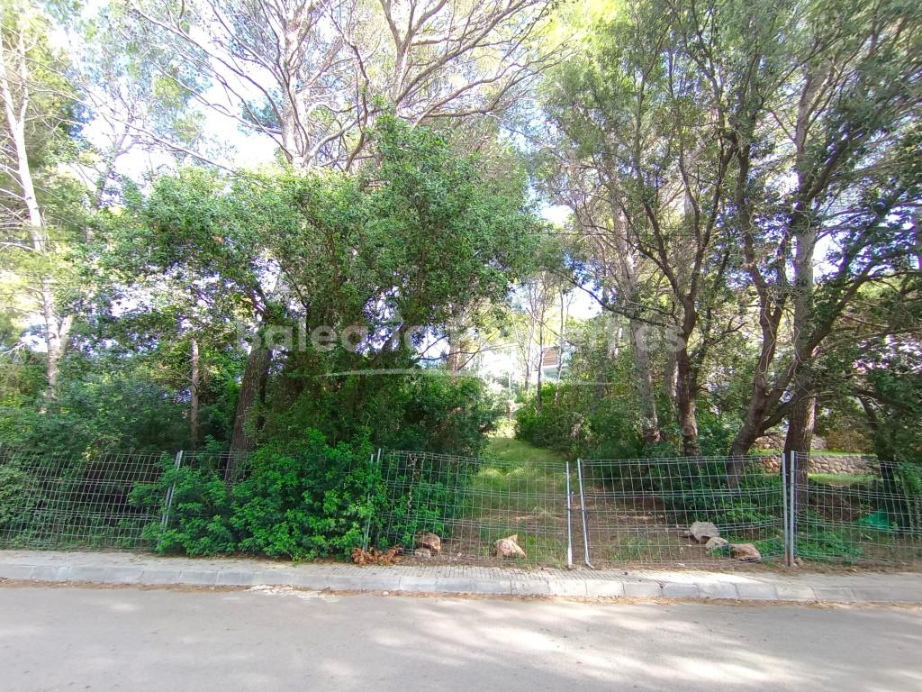 Exclusive residential plot for sale in a prestigious area of Puerto Pollensa, Mallorca