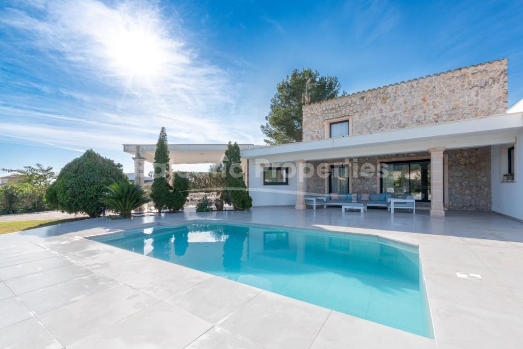 Villa with pool and holiday rental license for sale near Pollensa, North Mallorca