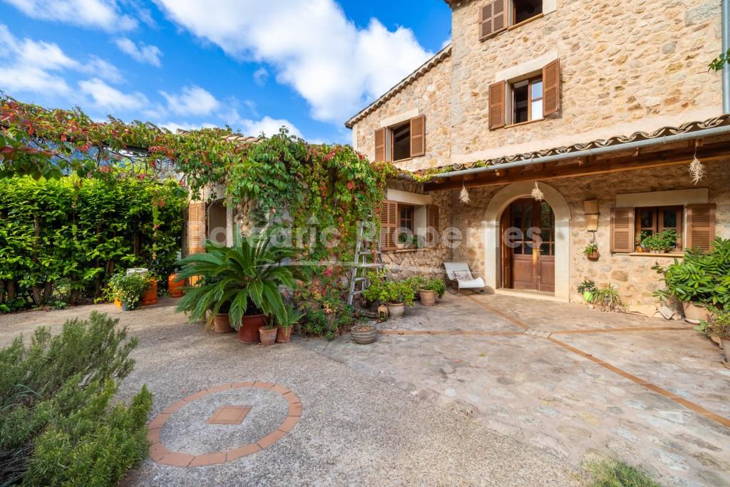 Semi-detached finca within walking distance to Soller for sale, Northwest Mallorca