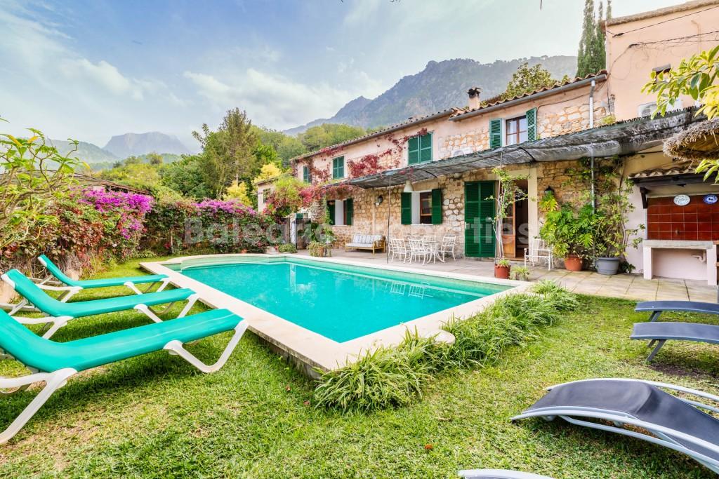 Two fincas with holiday rental licenses for sale in Biniaraix, Mallorca