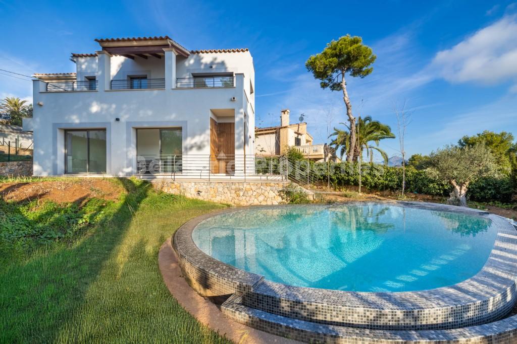Brand new villa with garden and swimming pool for sale in Port Adriano, Mallorca