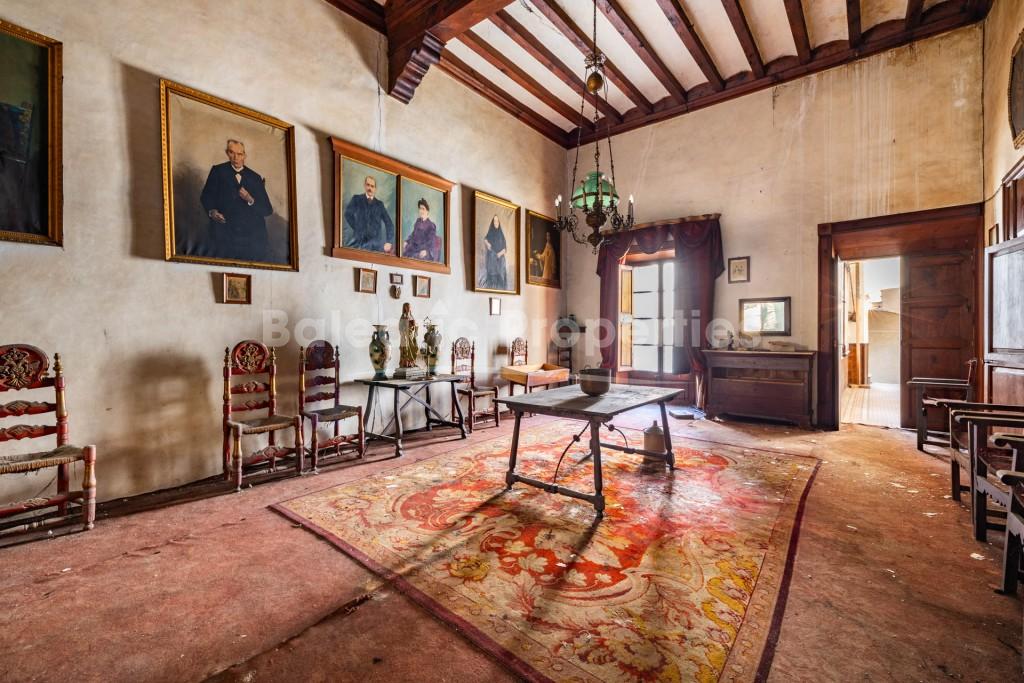 Historic manor house to renovate for sale in the centre of Sóller, Mallorca