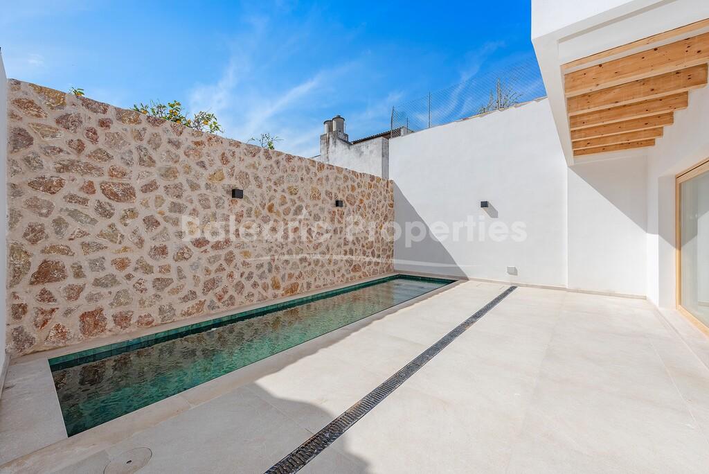 Fabelhaftes neues Dorfhaus mit Pool kaufen in der Altstadt von Pollensa, Mallorca 
