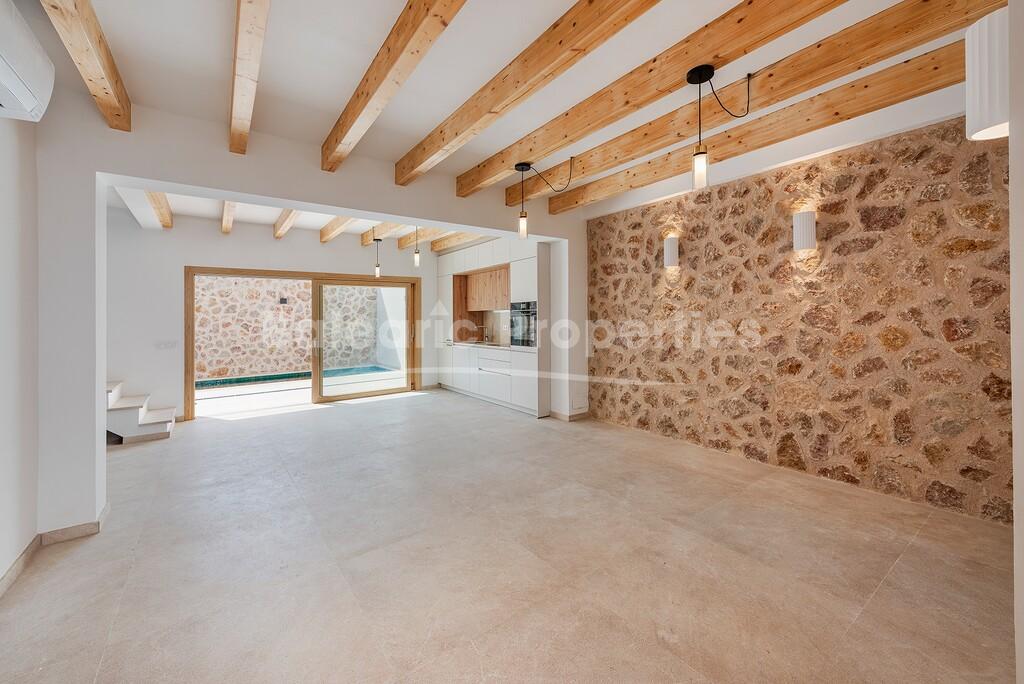 Fabelhaftes neues Dorfhaus mit Pool kaufen in der Altstadt von Pollensa, Mallorca 