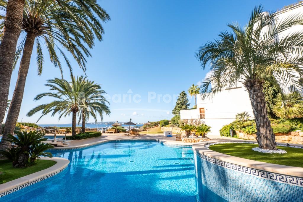 Sea view apartment with large terrace for sale in Puerto Portals, Mallorca